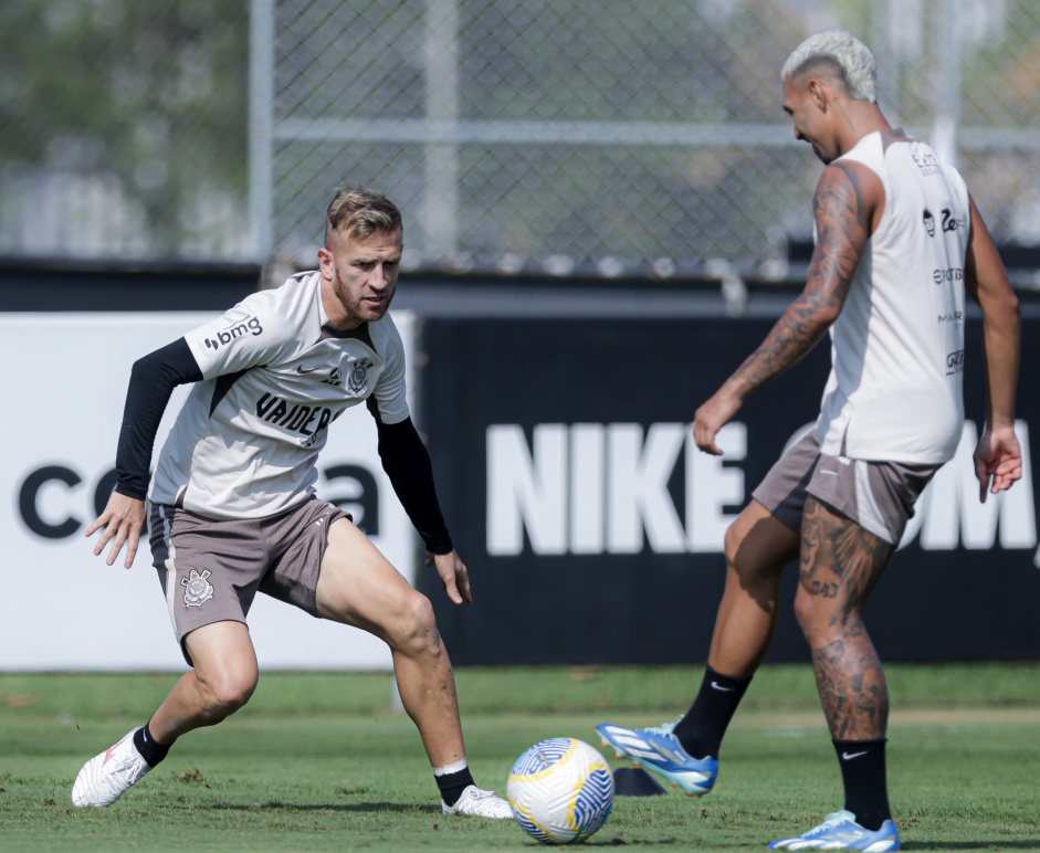 CORINTHIANS ATUALIZA QUADRO DE LESIONADOS; VOLANTE VOLTA A TREINAR COM O GRUPO E PODE SER OPÇÃO